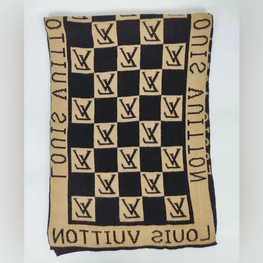 Louis Vuitton soft wool scarf - Picture 4 of 7